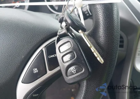 2011 Hyundai Elantra Gls (Ulsan Plant) z USA, uszkodzony, nr VIN KMHDH4AEXBU110573